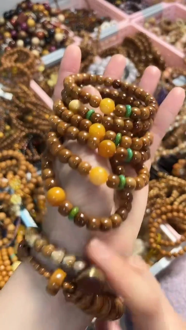 未镶嵌手串石英质玉（缅黄）库克老型7*8mm搭配缅黄多样性发其一