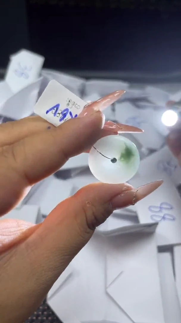 翡翠挂件未镶嵌433