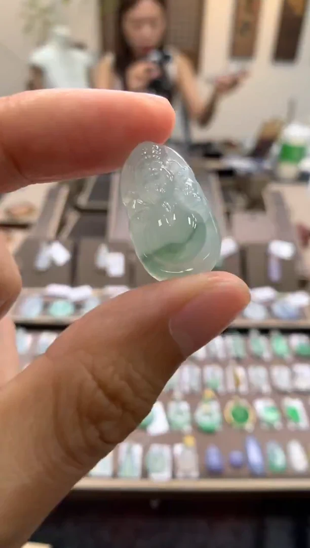 颈饰未镶嵌翡翠财神