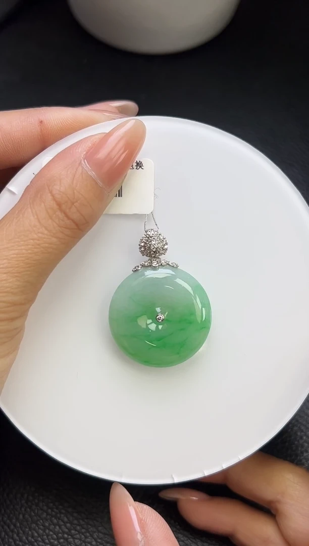 【闪购商品】翡翠颈饰18K金镶嵌YM326-10 平安扣
