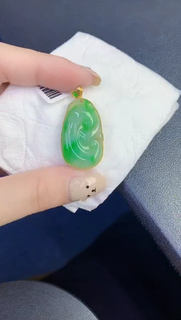 颈饰18K金镶嵌翡翠缅甸天然翡翠A货
