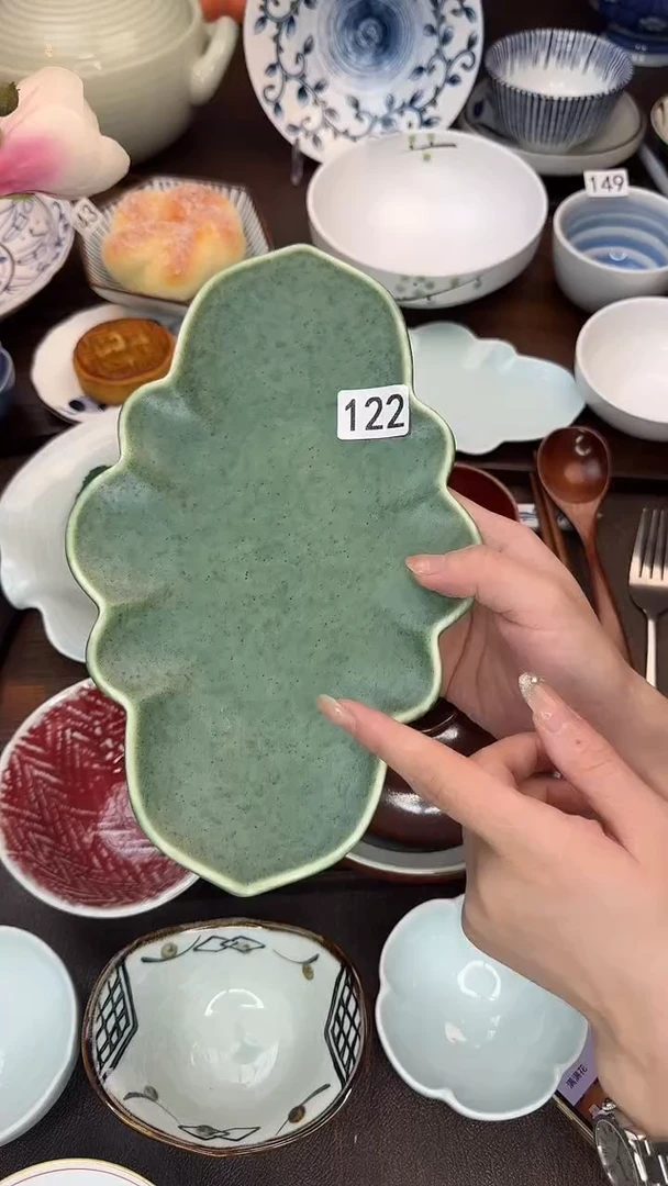 瓷（青耀哑光）异形莲花盘