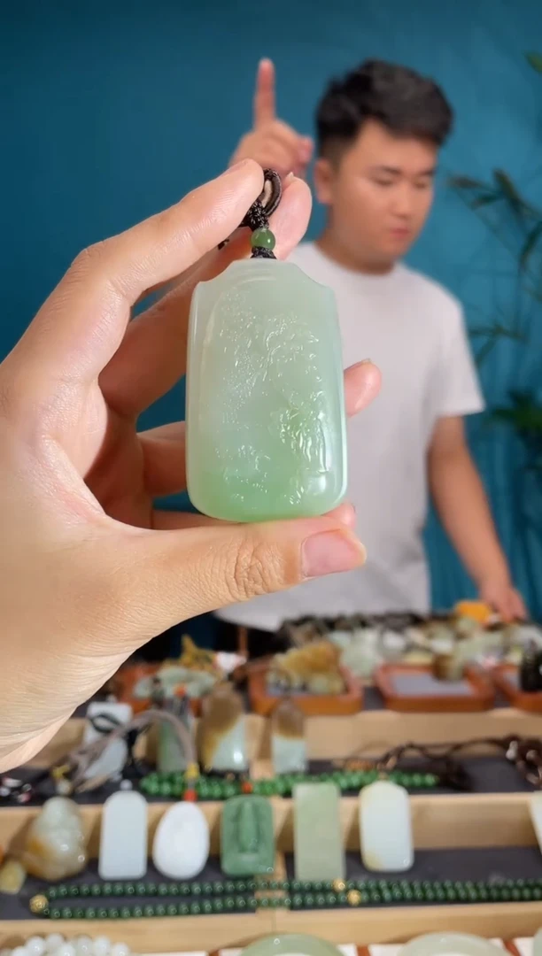 和田玉未镶嵌颈饰1