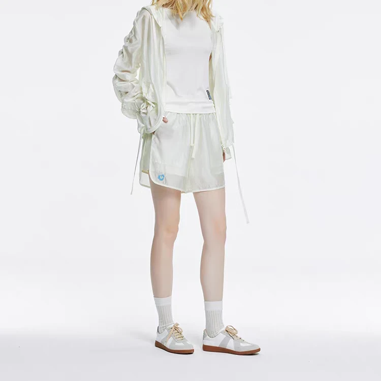 宝丫轻奢  T女式时髦轻薄休闲宽松连帽外套短裤套装K2793
