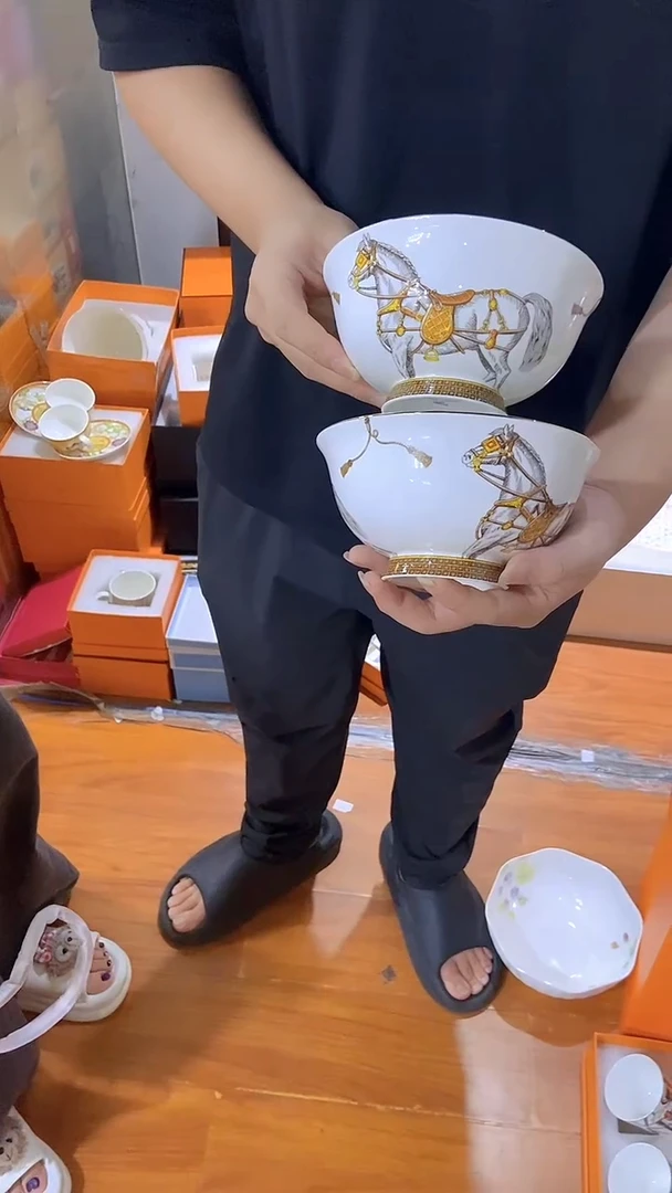 杯鸿辉家品牌瓷器，京东包邮！
