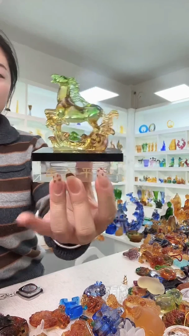 手工艺品琉璃一马平