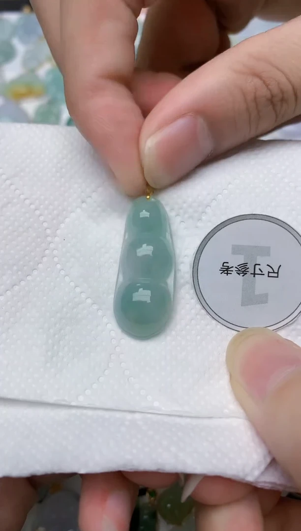 翡翠18K金镶嵌颈饰天然A货翡翠