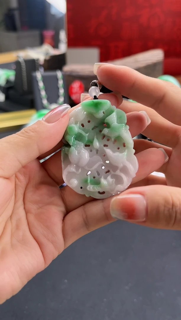 翡翠未镶嵌颈饰吊坠