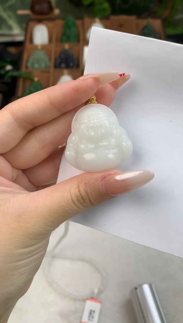 颈饰未镶嵌和田玉吊坠