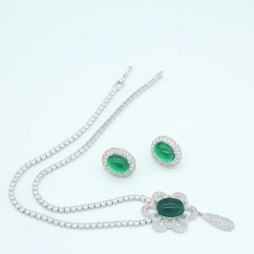 P044 绿色森林项链套装