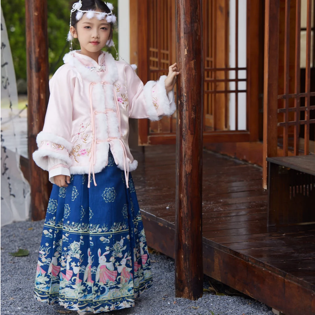 2024公主中国风民族女汉服套装女孩拜年服古装秋冬款加绒刺绣宝宝