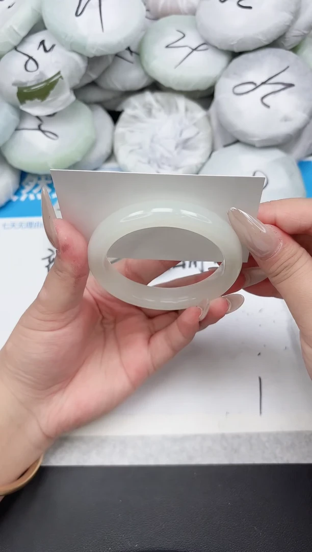 未镶嵌手镯石英质玉121-54.6