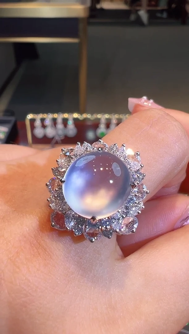 翡翠戒指18K金镶嵌翡翠