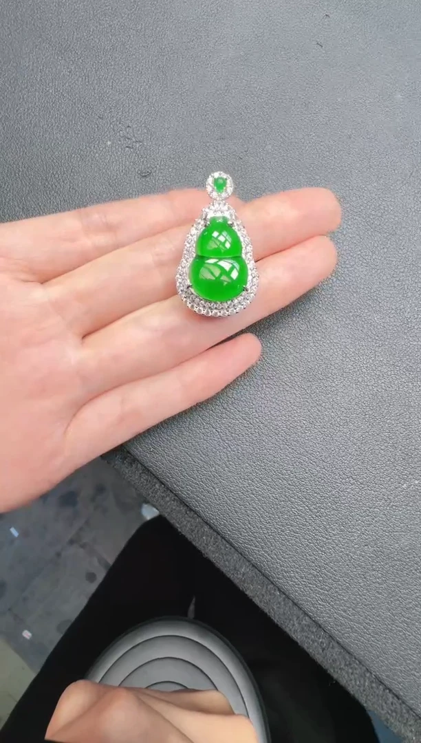 未镶嵌定制翡翠翡翠A货有轻微色差属于正常现象，葫芦1