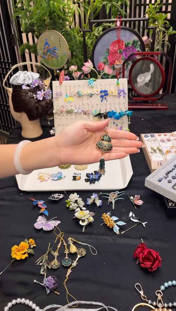 织绣心***洁非遗苏绣手工饰品