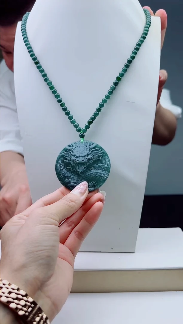 颈饰未镶嵌翡翠多样性发其一