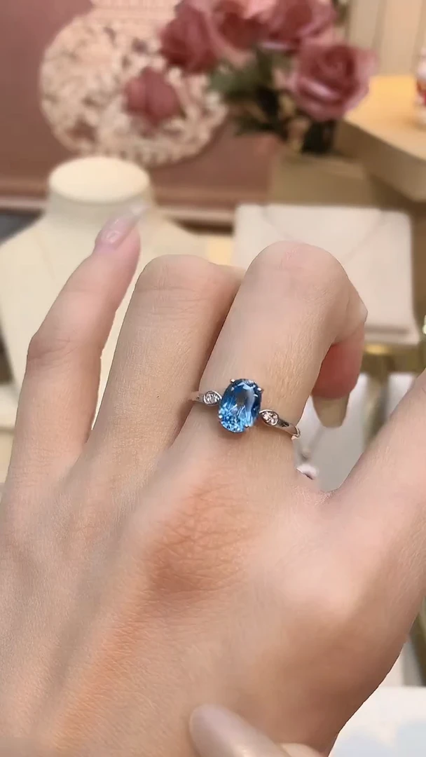 银S925镶嵌戒指托帕石蓝托帕