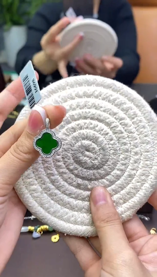 颈饰银S925镶嵌翡翠净货16698