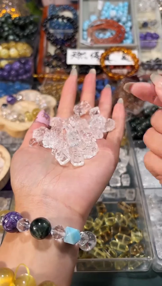 【闪购商品】水晶手链未镶嵌白水晶年年有鱼一个卡约11*18