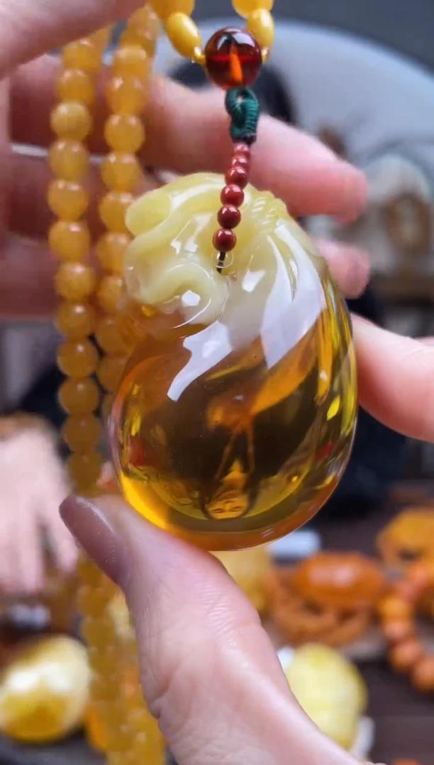 【闪购商品】琥珀裸石未镶嵌首饰 假1赔4 （多样性发货1件