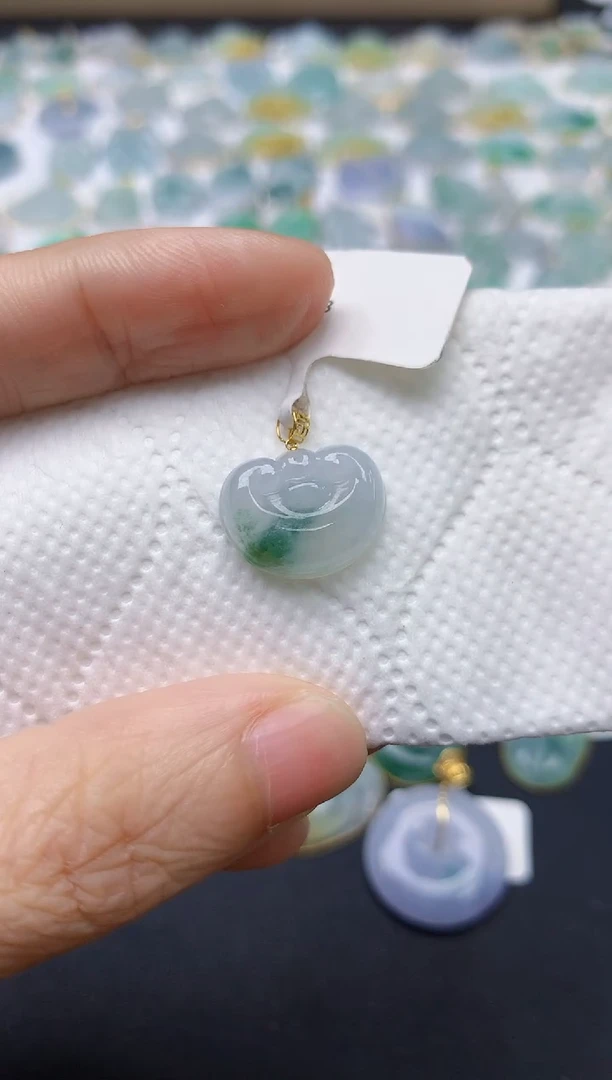 翡翠18K金镶嵌颈饰天然缅甸A货翡翠