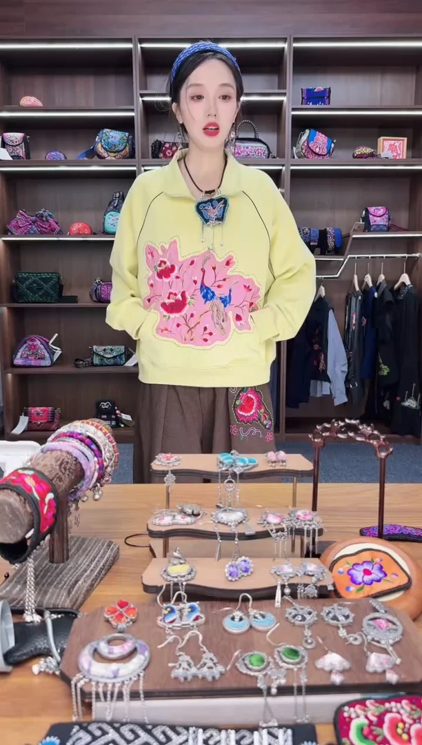织绣A128蒙阿苏苗绣传承店