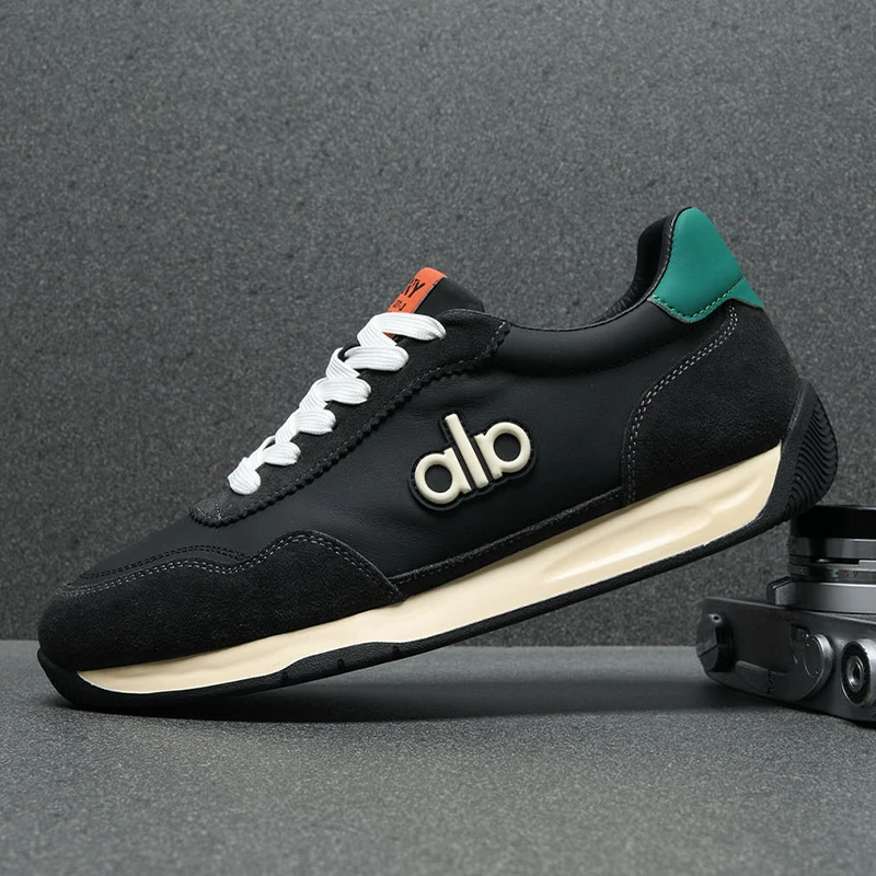 真皮男鞋2025秋冬季平底防滑板鞋软牛皮时尚休闲皮鞋潮牌阿甘鞋男