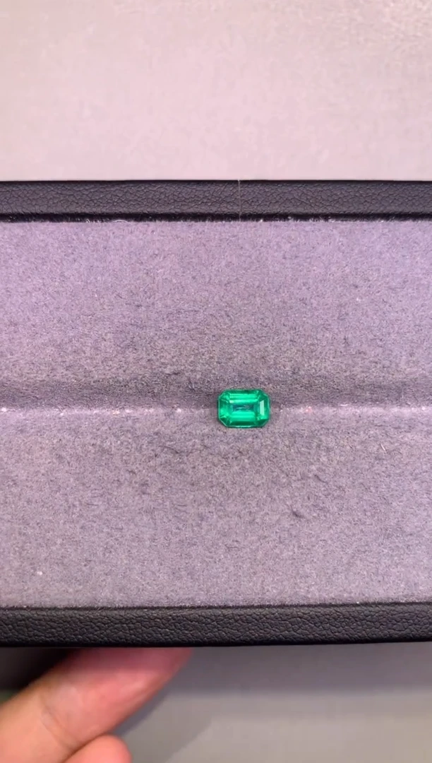 裸石未镶嵌祖母绿1.03ct赞吉尔德VVG极微A287