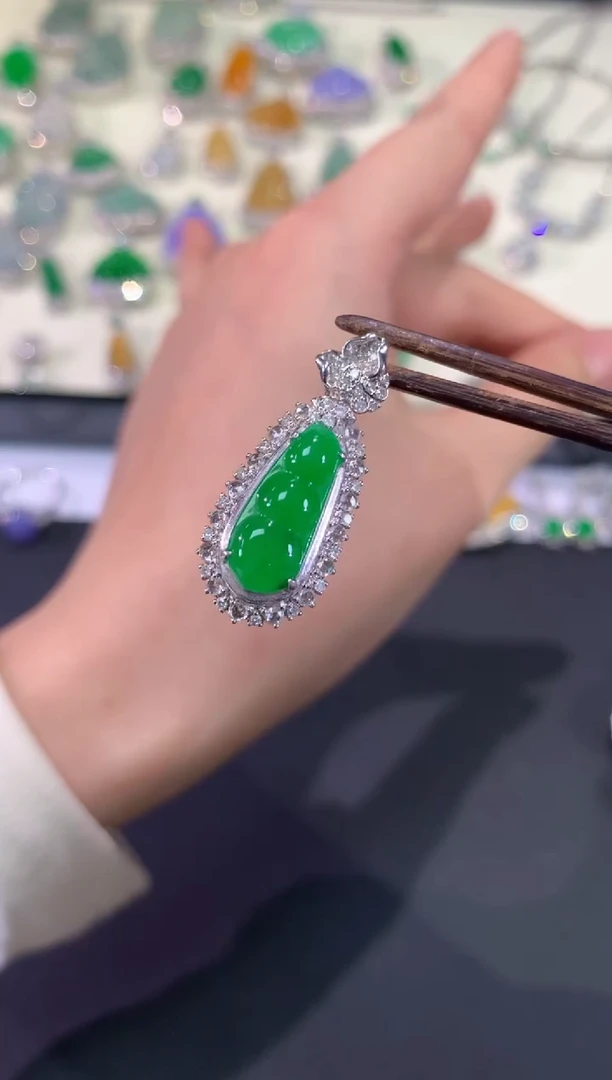 【闪购商品】翡翠吊坠(不含链)18K金镶嵌A483|12800