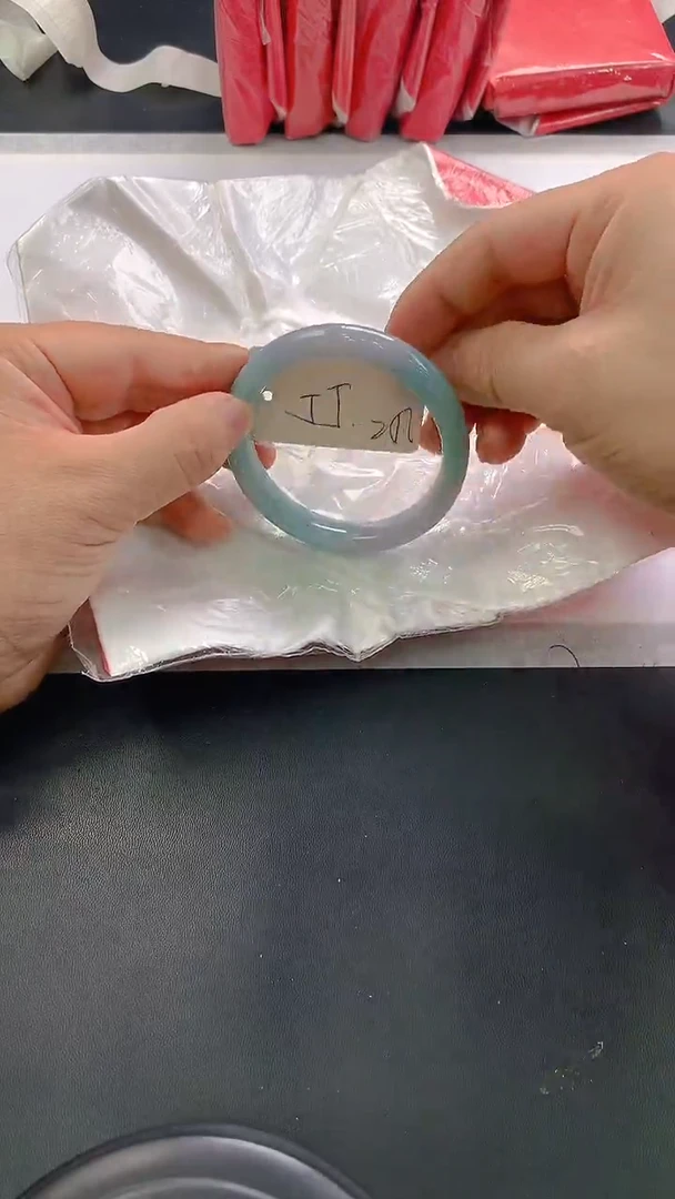 未镶嵌手镯翡翠25