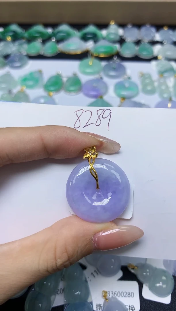 翡翠18K金镶嵌颈饰 天然缅甸翡翠A货