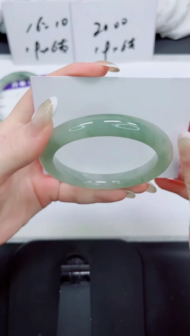 石英质玉手镯未镶嵌32