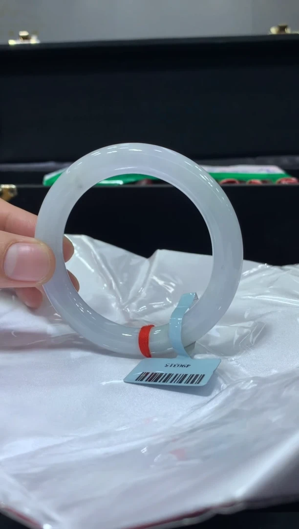 未镶嵌手镯翡翠翡翠手镯