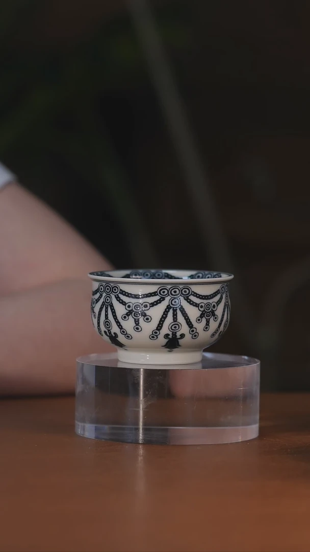青花如意卢士杯