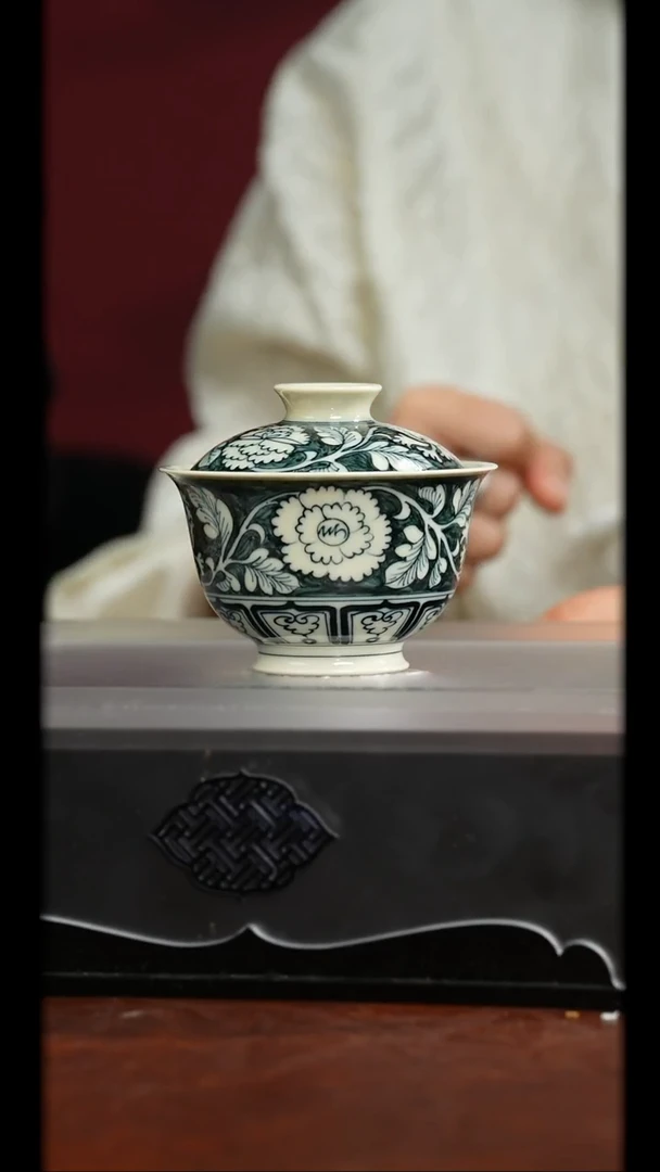 立勤堂二号釉团菊盖碗cpp252600008