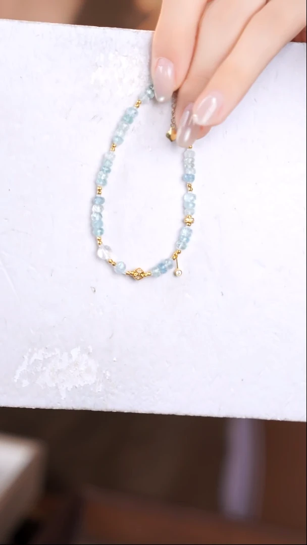 18K金镶嵌手链海蓝宝石@