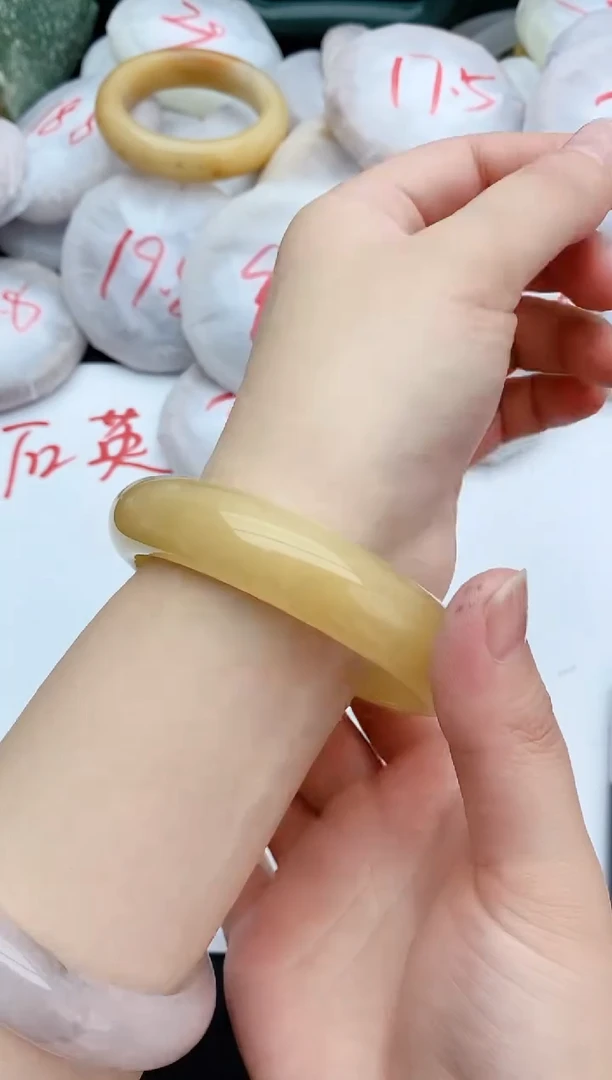 石英质玉手镯未镶嵌388+60/61