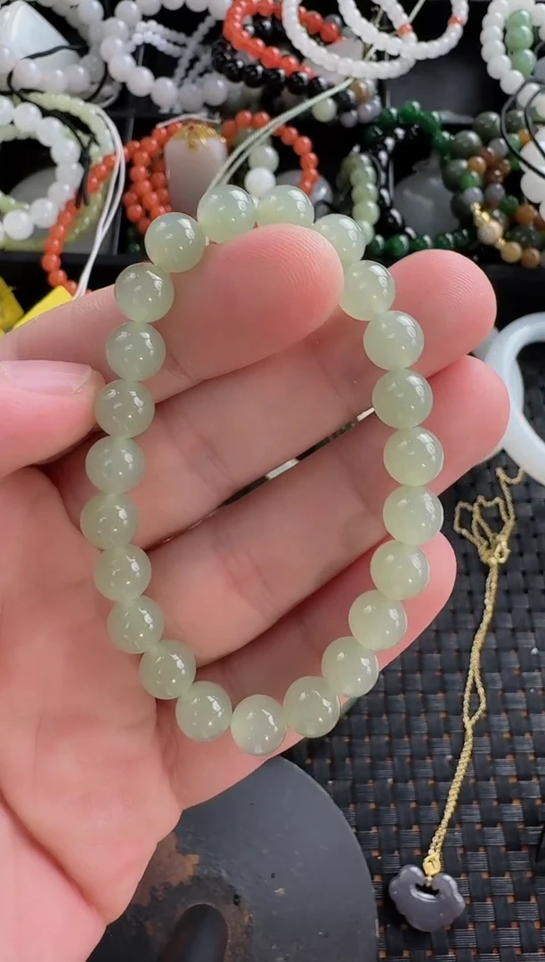 和田玉未镶嵌颈饰8mm葡萄肉手串