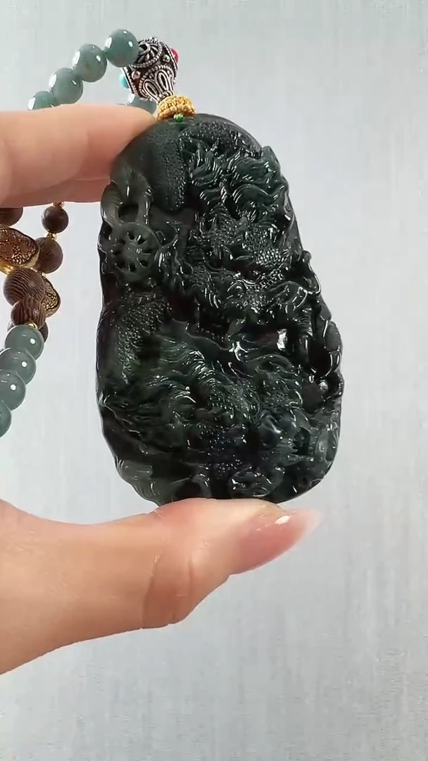 颈饰未镶嵌翡翠龙
