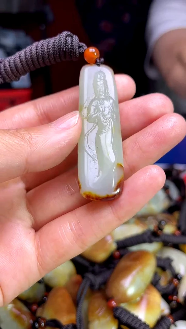 和田玉未镶嵌颈饰1