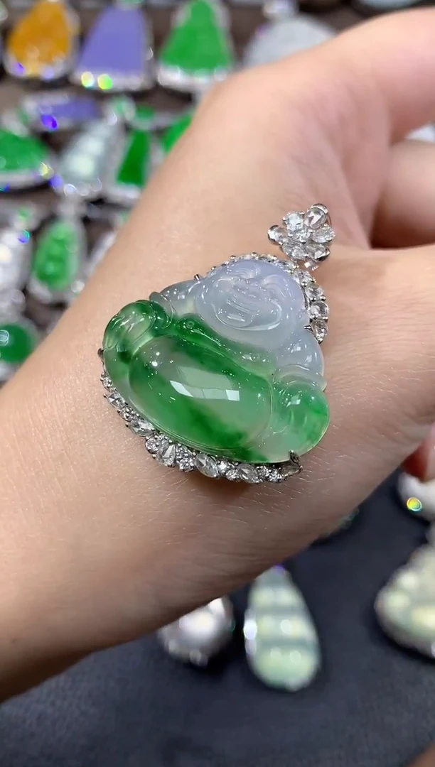 吊坠(不含链)18K金镶嵌翡翠C70