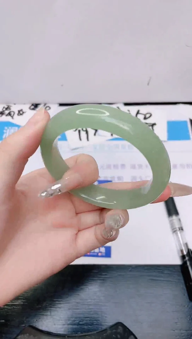 石英质玉手镯未镶嵌166-58