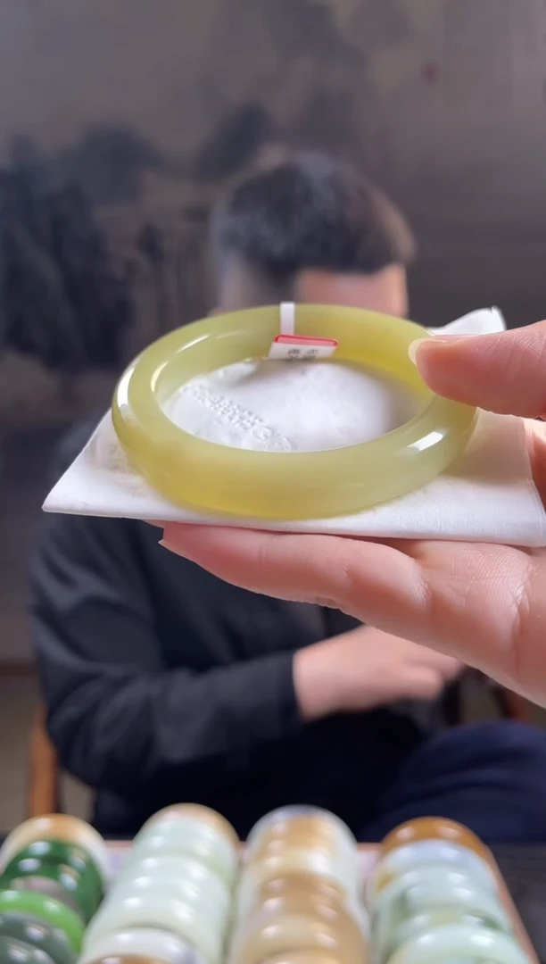 未镶嵌手镯和田玉57+圈口2668