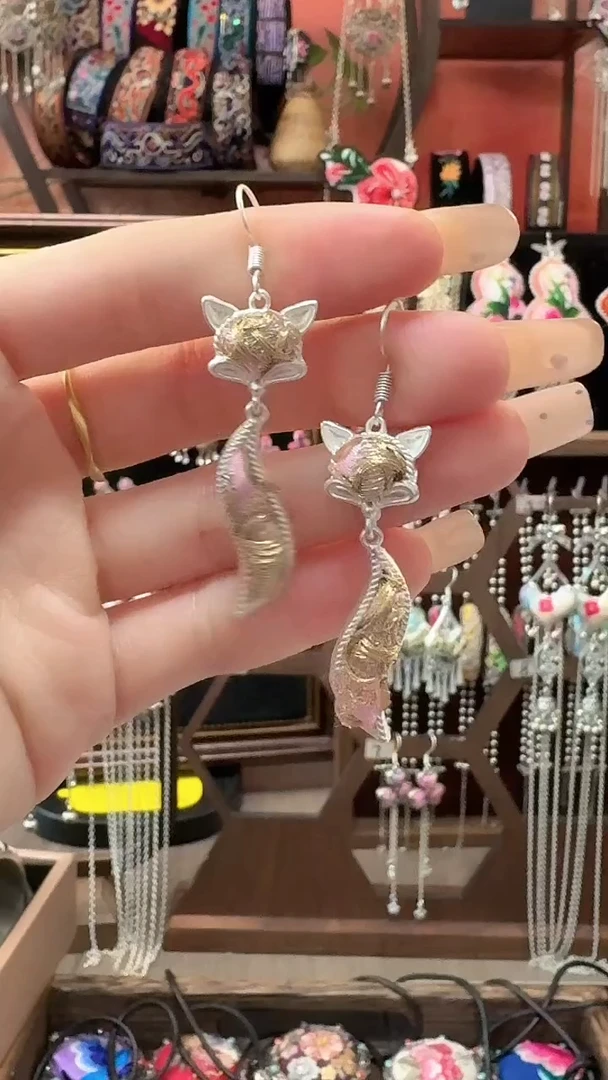 织绣 云织谣民族风精美饰品   5