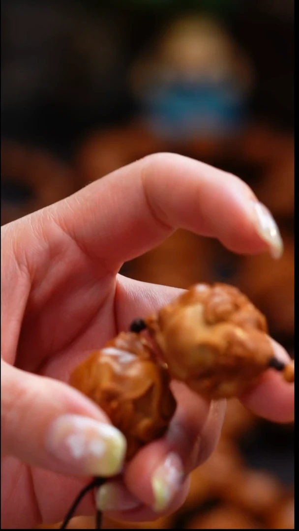 吊坠橄榄核赵****?橄榄核