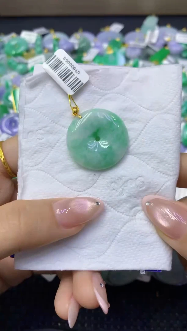 颈饰未镶嵌翡翠天然缅甸翡翠A货