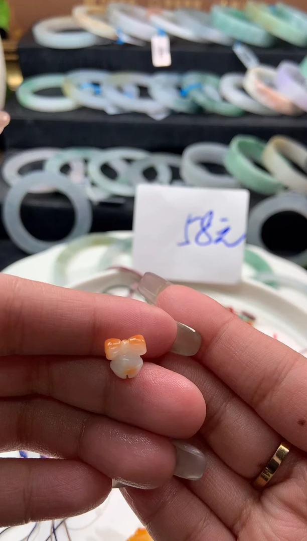 【闪购商品】翡翠手绳未镶嵌铃铛-编绳