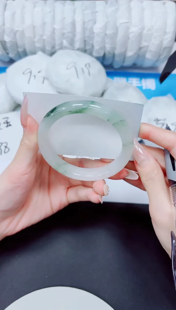 石英质玉手镯未镶嵌97/56.4