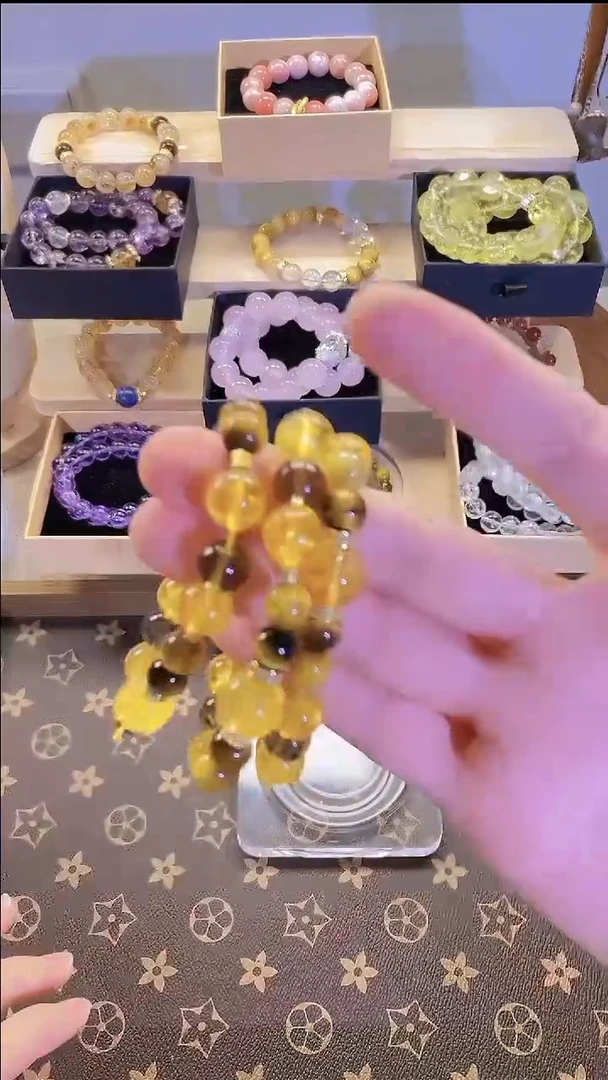 水晶手串未镶嵌水晶手串