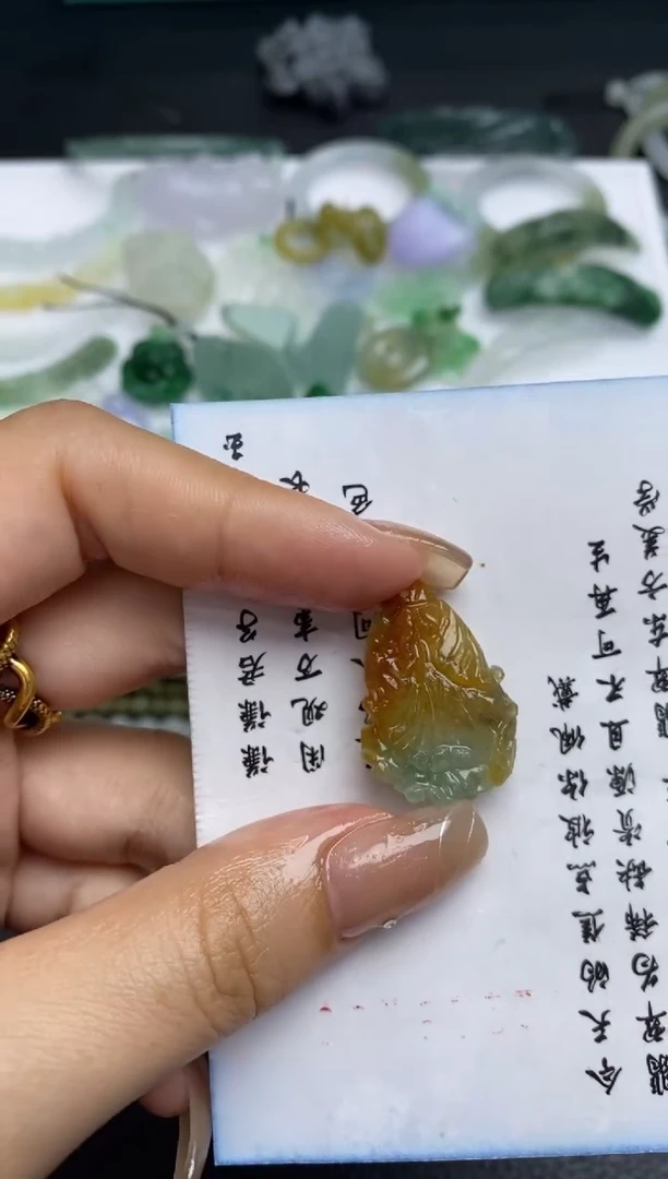 未镶嵌定制翡翠翡翠毛货~